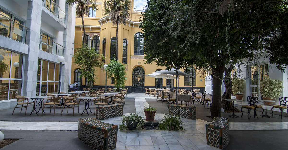 Een foto van het terras bij Hotel San Gil