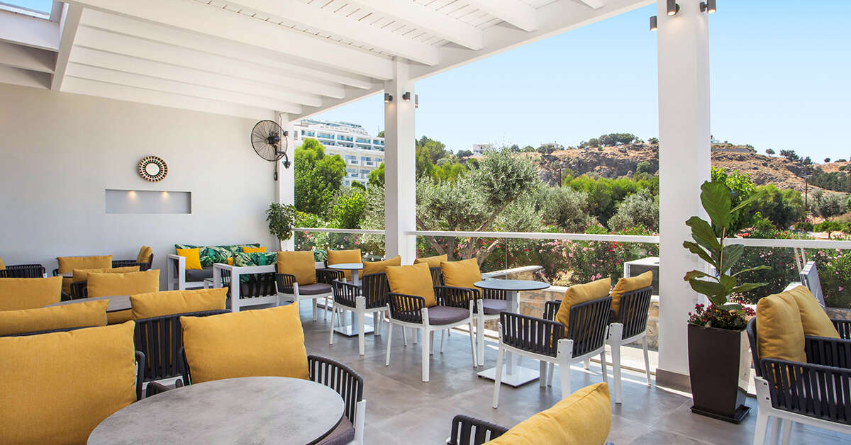 Een foto van het terras bij Lindos White Hotel & Suites