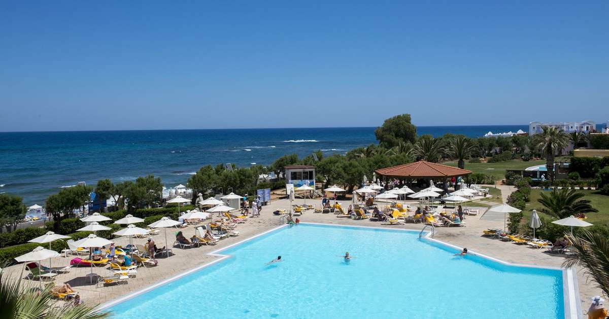 Een foto van het zwembad bij Allsun Hotel Zorbas Village