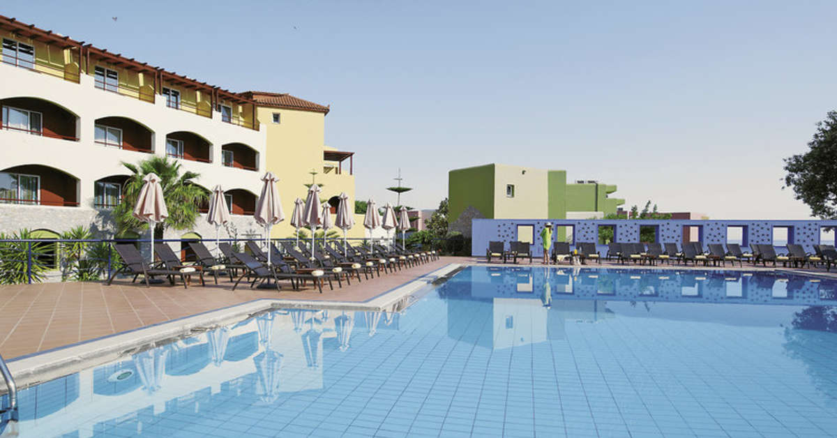 Ein Foto vom Pool im Eliros Mare