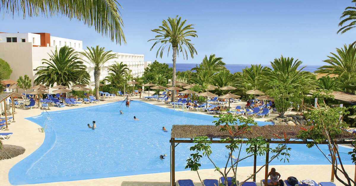 Een foto van het zwembad bij Allsun Hotel Esquinzo Beach
