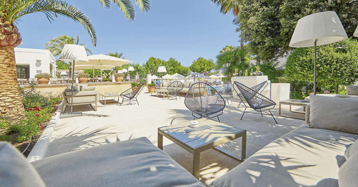 Een foto van het terras bij Prinsotel Mal Pas