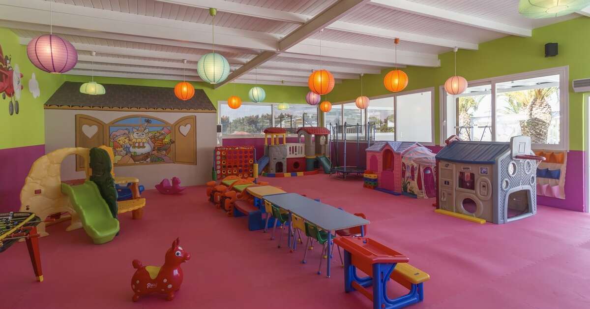 Een foto van de faciliteiten bij Lagomandra Beach Hotel & Suites