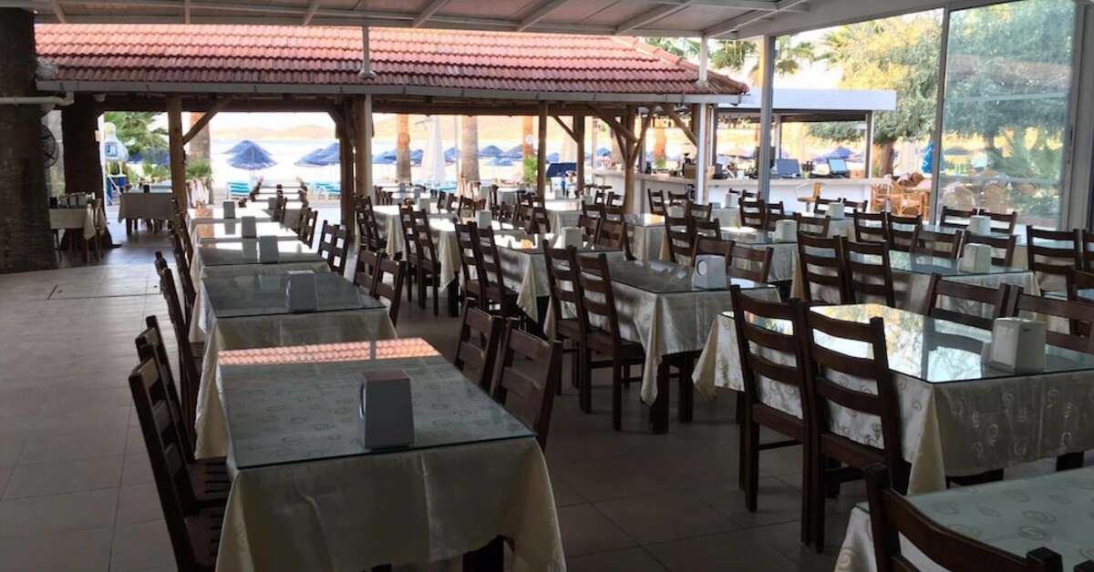 Een foto van de faciliteiten bij Nagi Beach Hotel