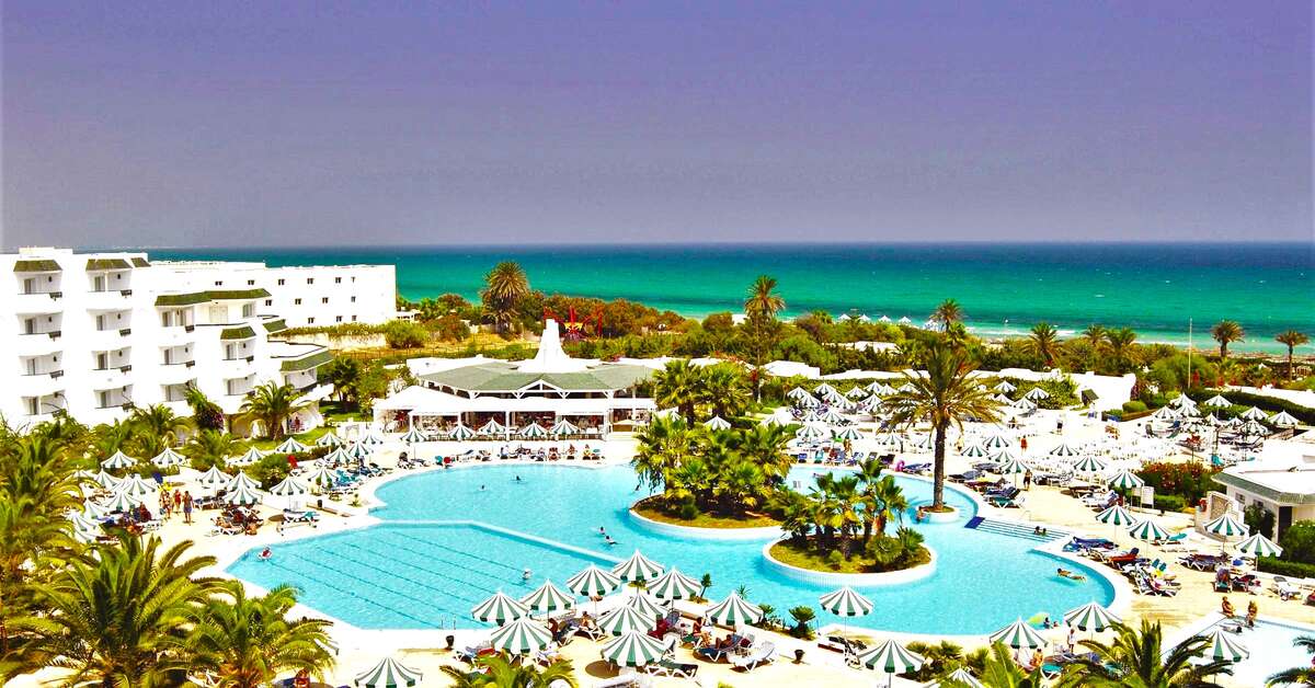 Een foto van het zwembad bij One resort El Mansour