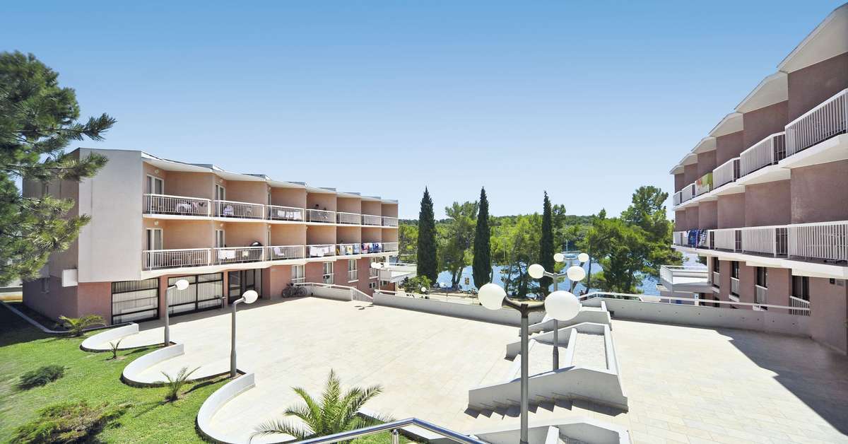 Een foto van de buitenkant van Resort Centinera