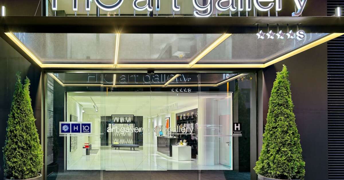 Een foto van de buitenkant van H10 Art Gallery