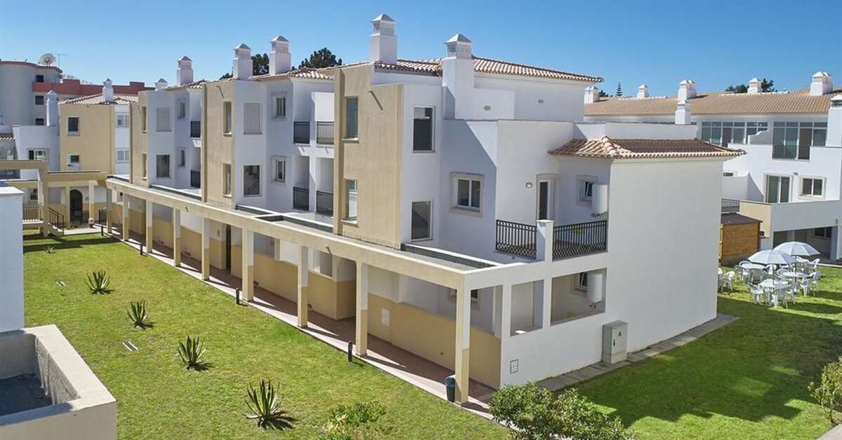 Een foto van de buitenkant van Smy Santa Eulalia