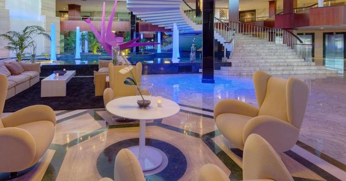 Een foto van het interieur van Melia Palma Marina