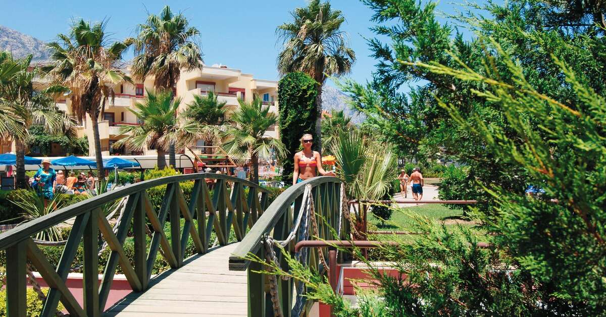 Een foto van het terras bij Viking Nona Beach Hotel