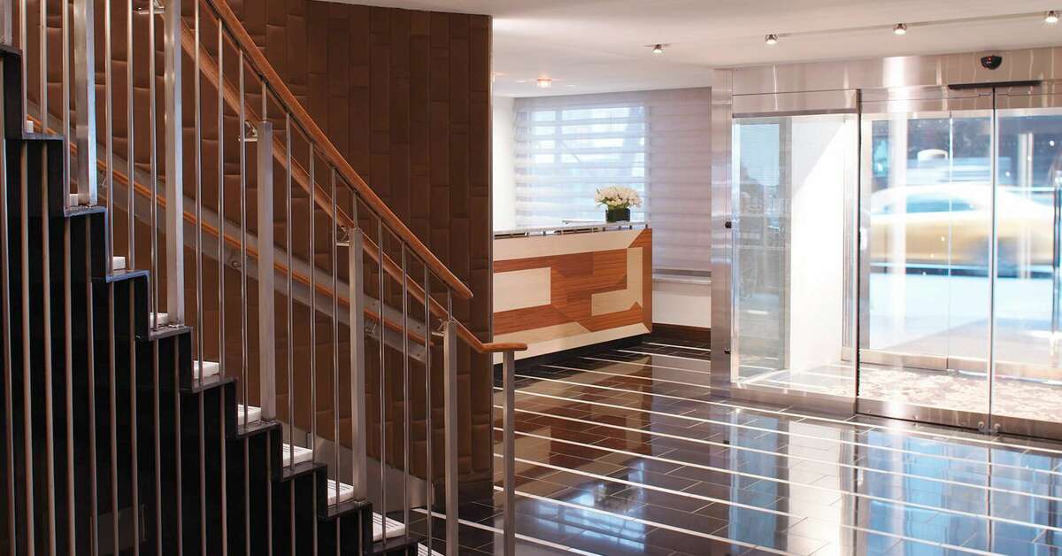 Ein Foto Fifty Hotel & Suites by Affinia