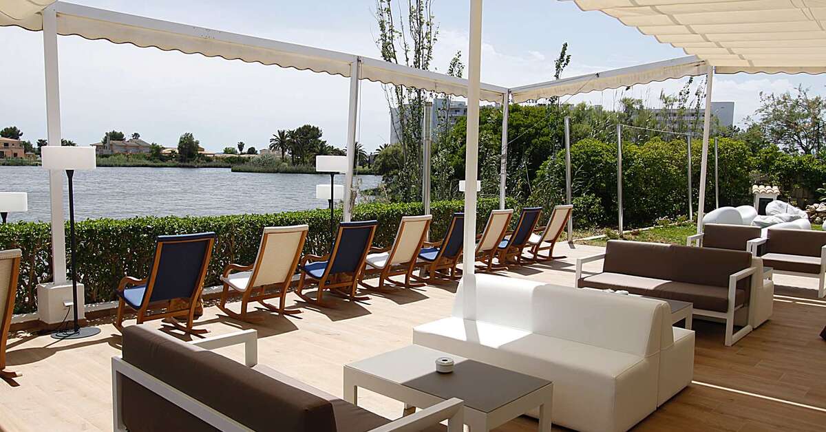 Een foto van het terras bij BG Hotel Rei del Mediterrani Palace