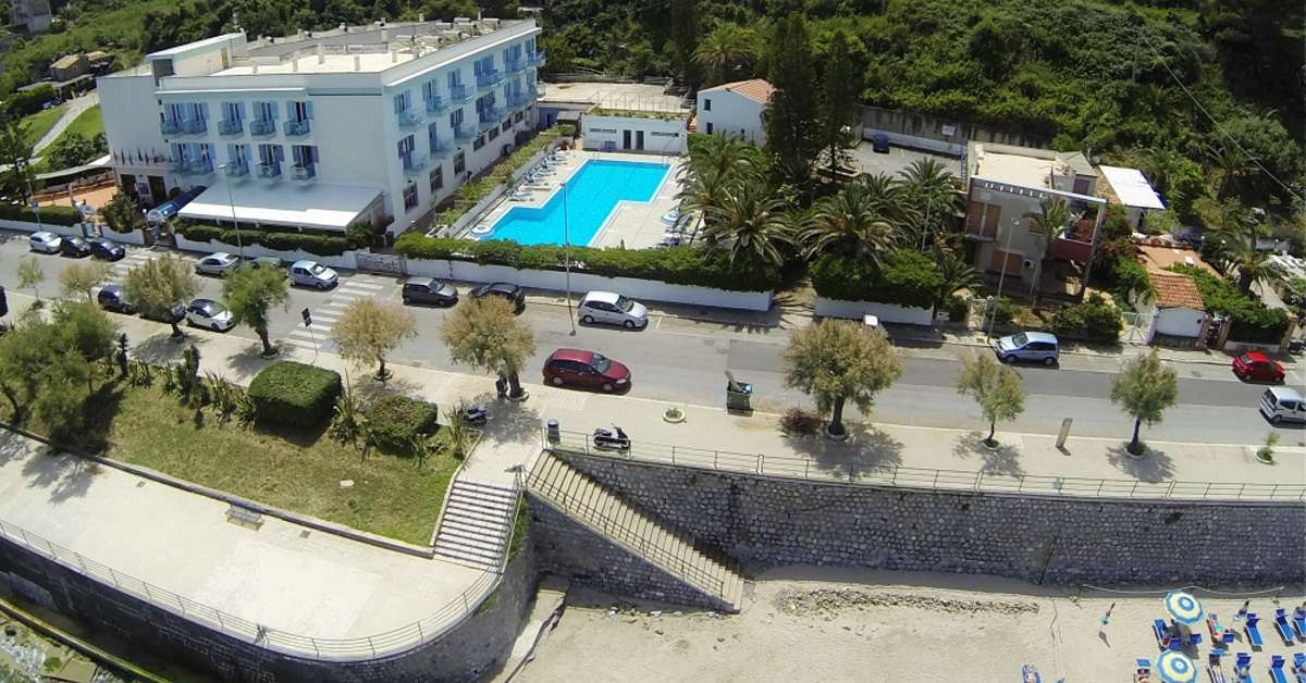 Een foto van een overzicht van Hotel Tourist Cefalu