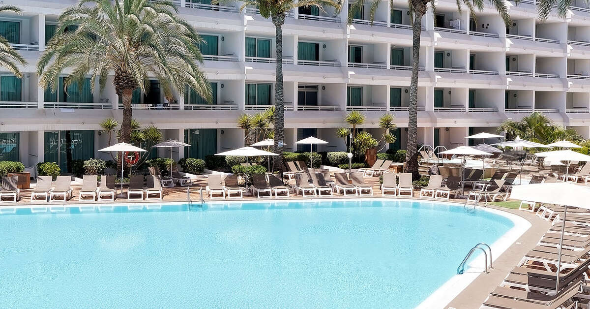 Een foto van het zwembad bij Hotel Akeah Broncemar