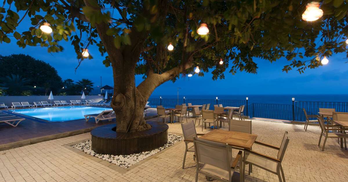 Ein Foto von der Terrasse im Floria Beach Hotel