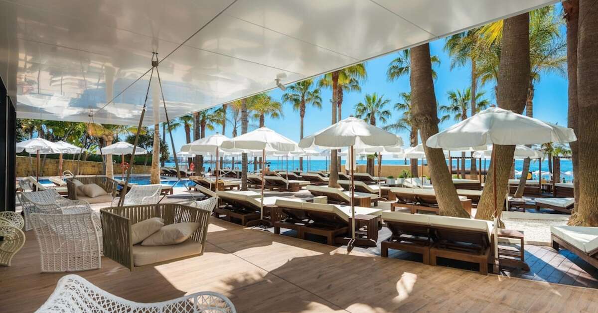Een foto van het terras bij Amare Marbella Beach Hotel