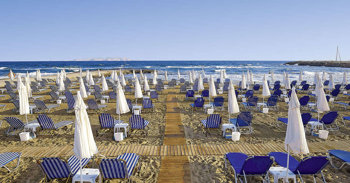 Een foto van het strand bij Hotel Astir Beach