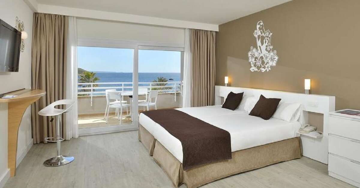 Ein Foto Innside by Melia Wave Calvia