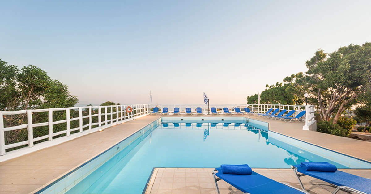 Een foto van het zwembad bij Panorama Seaview Appartementen