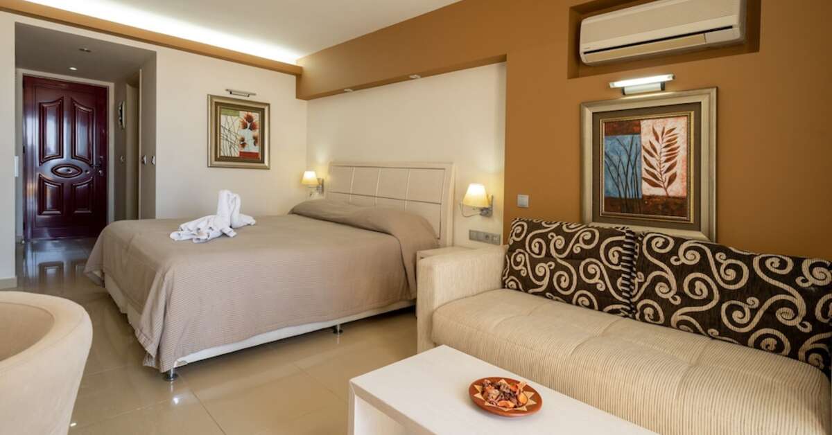 Een foto van Kamari Plus Hotel