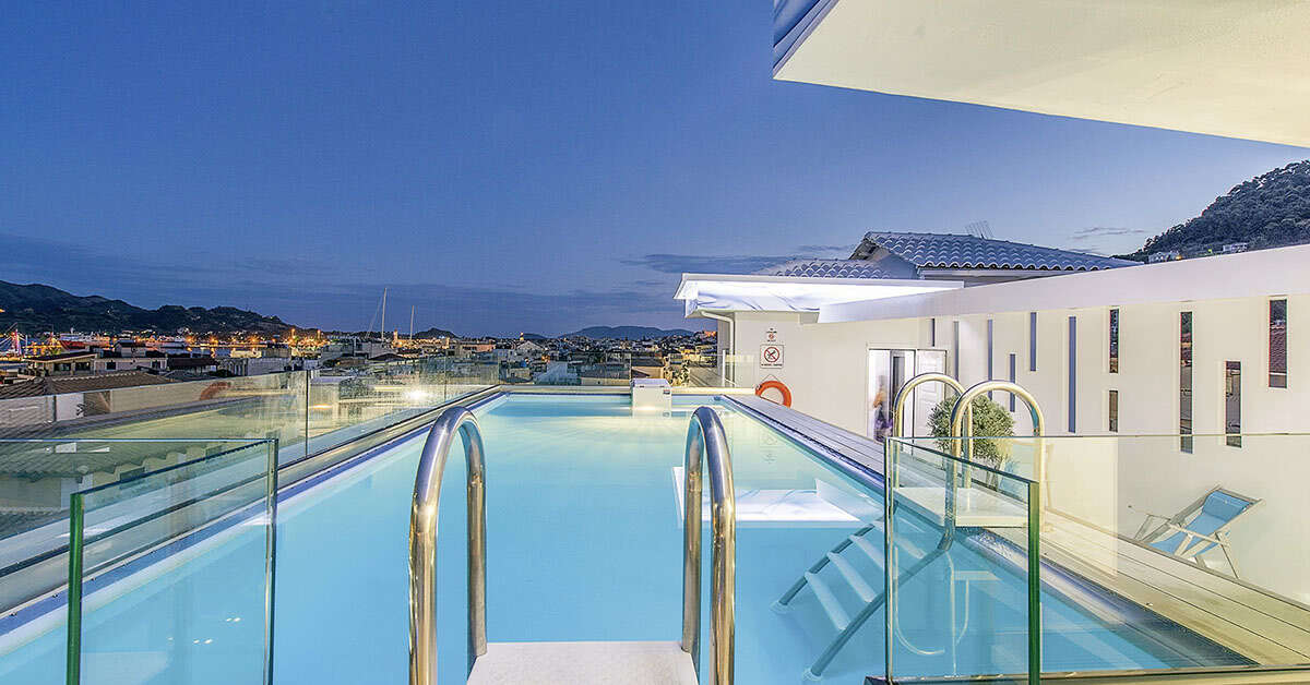 Een foto van het zwembad bij Diana Hotel Zakynthos