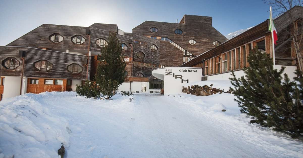 Een foto van de buitenkant van Blu Hotels Senales