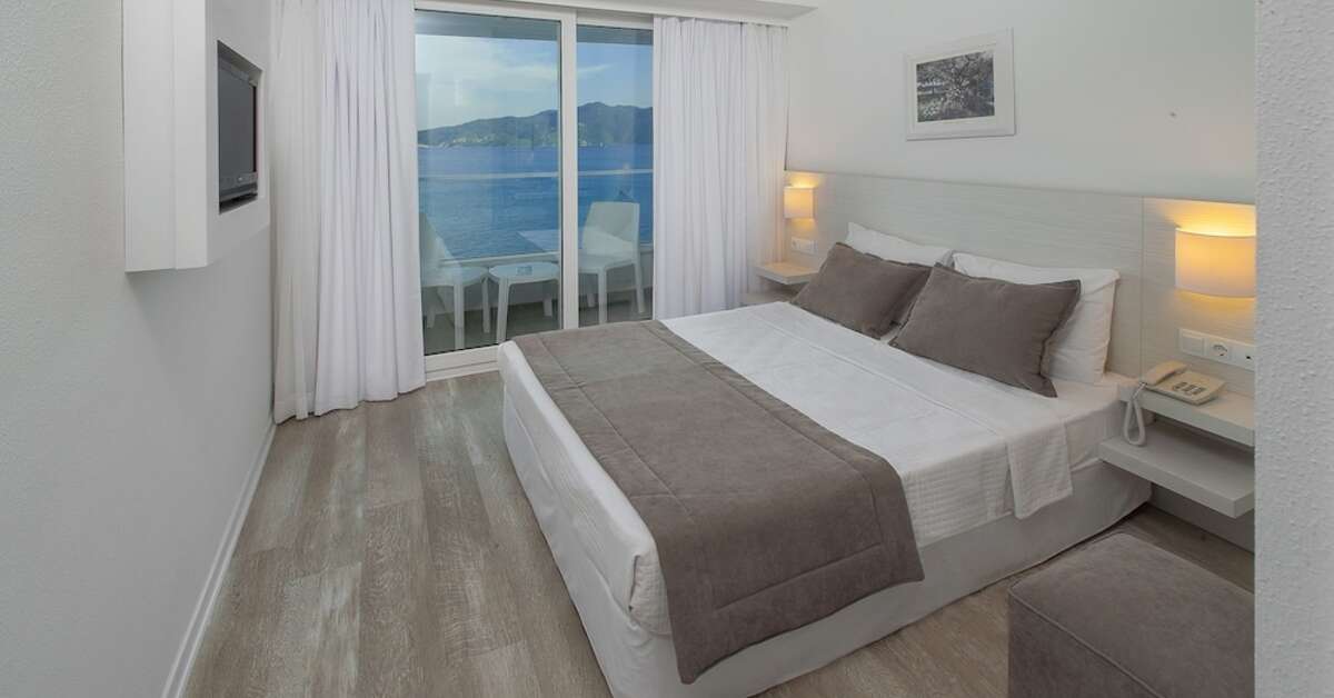Ein Foto The Beachfront Hotel