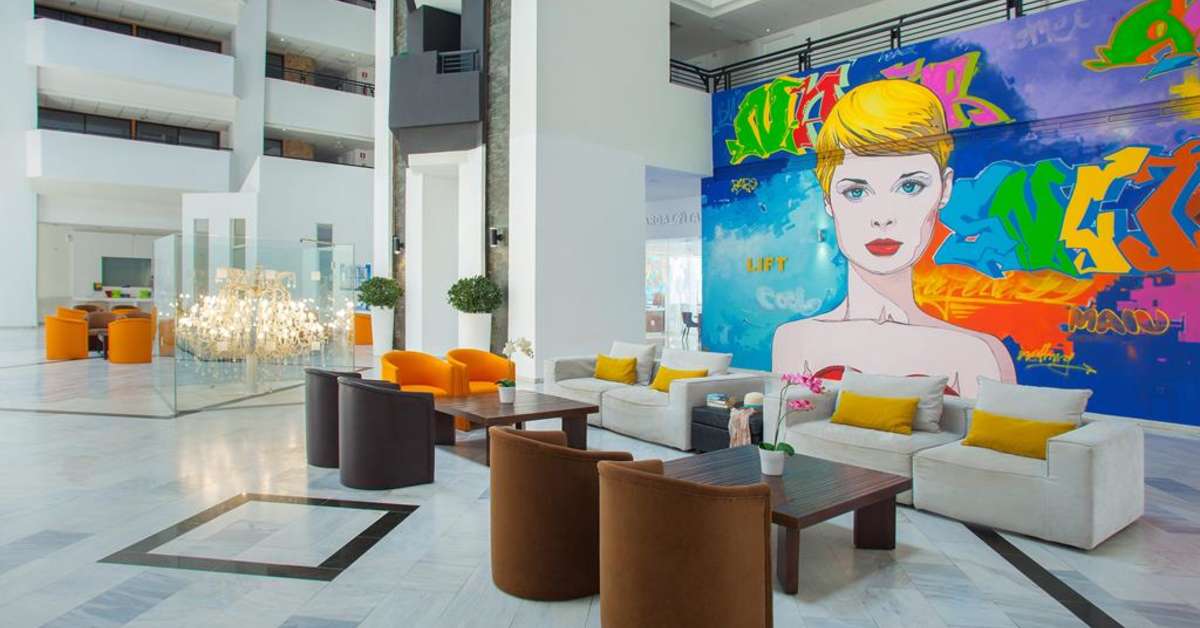 Ein Foto vom Innenbereich im Atlantica Sancta Napa Hotel
