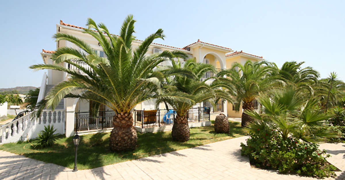 Een foto van de buitenkant van Metaxa Resort Hotel