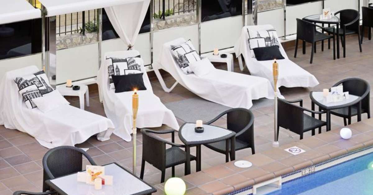 Ein Foto vom Pool im Innside by Melia Costablanca
