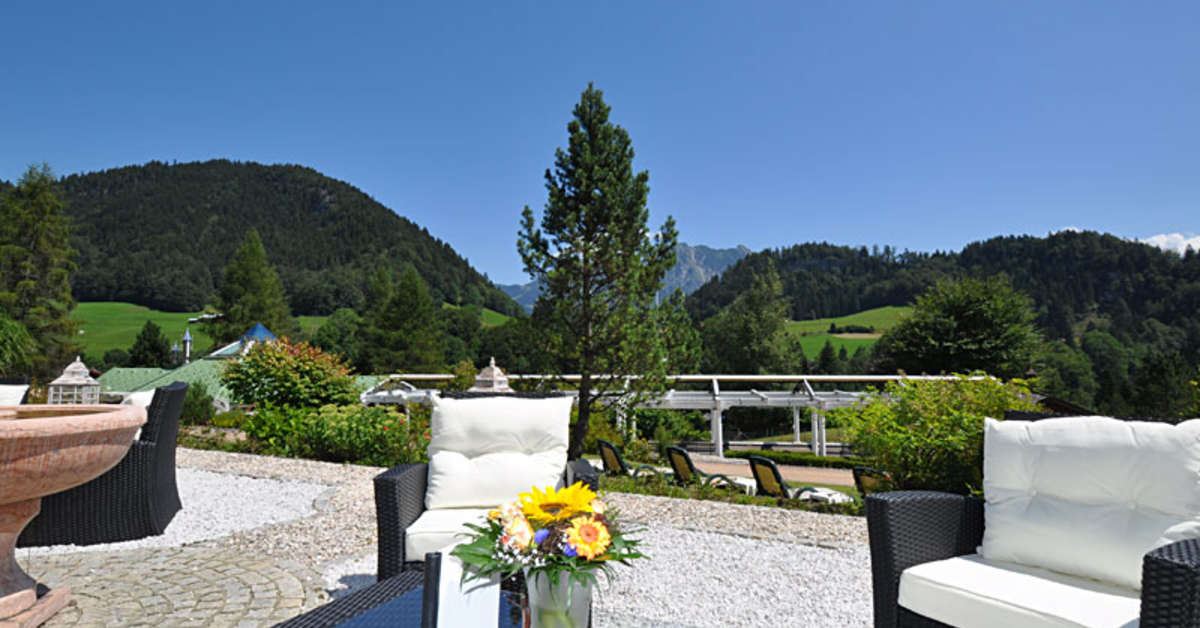 Ein Foto von der Terrasse im Alpenhotel Oberstdorf