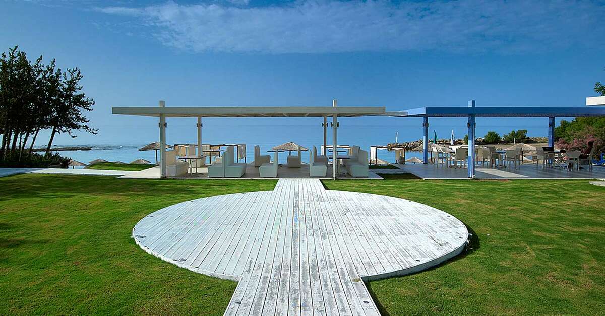 Een foto van het terras bij Sentido Sunrise Beach