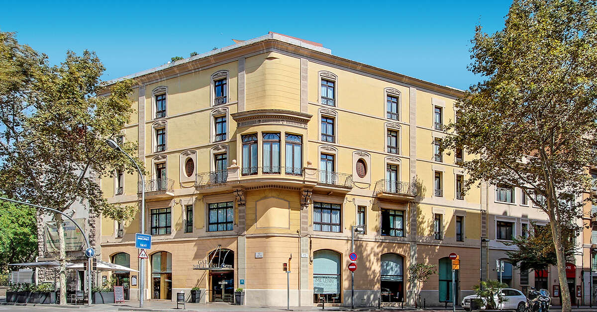 Ein Foto von der Außenansicht des Hotel Garbi Millenni
