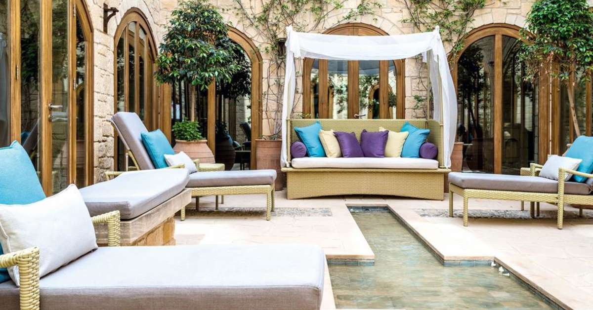 Een foto van het terras bij Aphrodite Hills Hotel by Atlantica