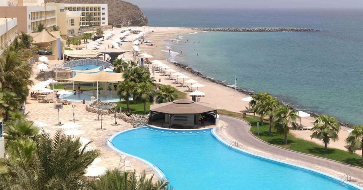 Een foto van het zwembad bij Radisson Blu Resort Fujairah