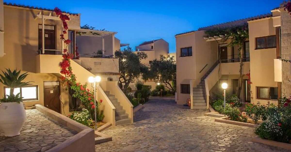 Een foto van de buitenkant van Suneo Althea Village