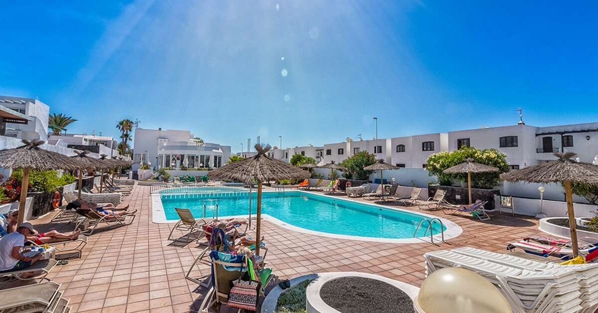 Ein Foto vom Pool im Apartments Livvo Oasis