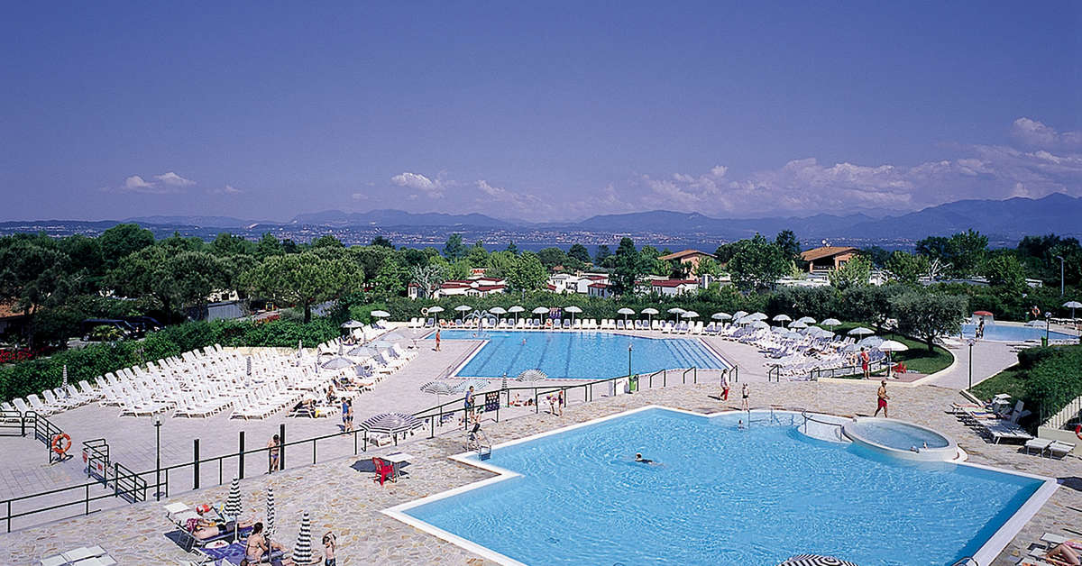 Een foto van een overzicht van The Garda Village