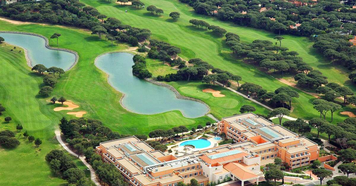 Een foto van de buitenkant van Hotel Quinta da Marinha Resort
