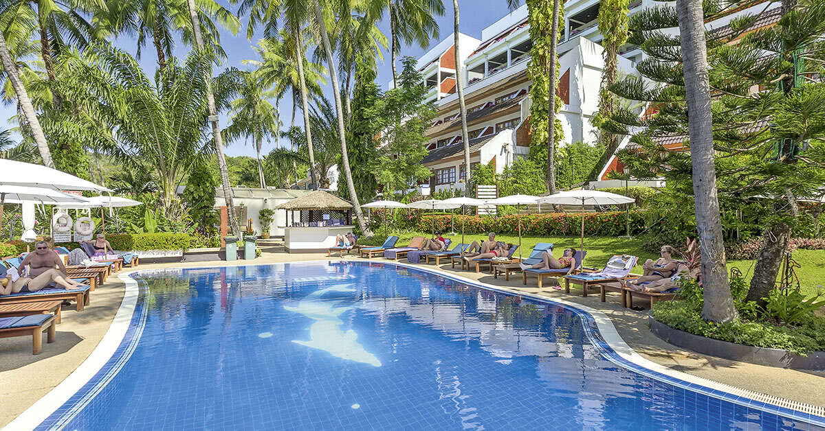 Een foto van het zwembad bij Best Western Phuket Ocean Resort