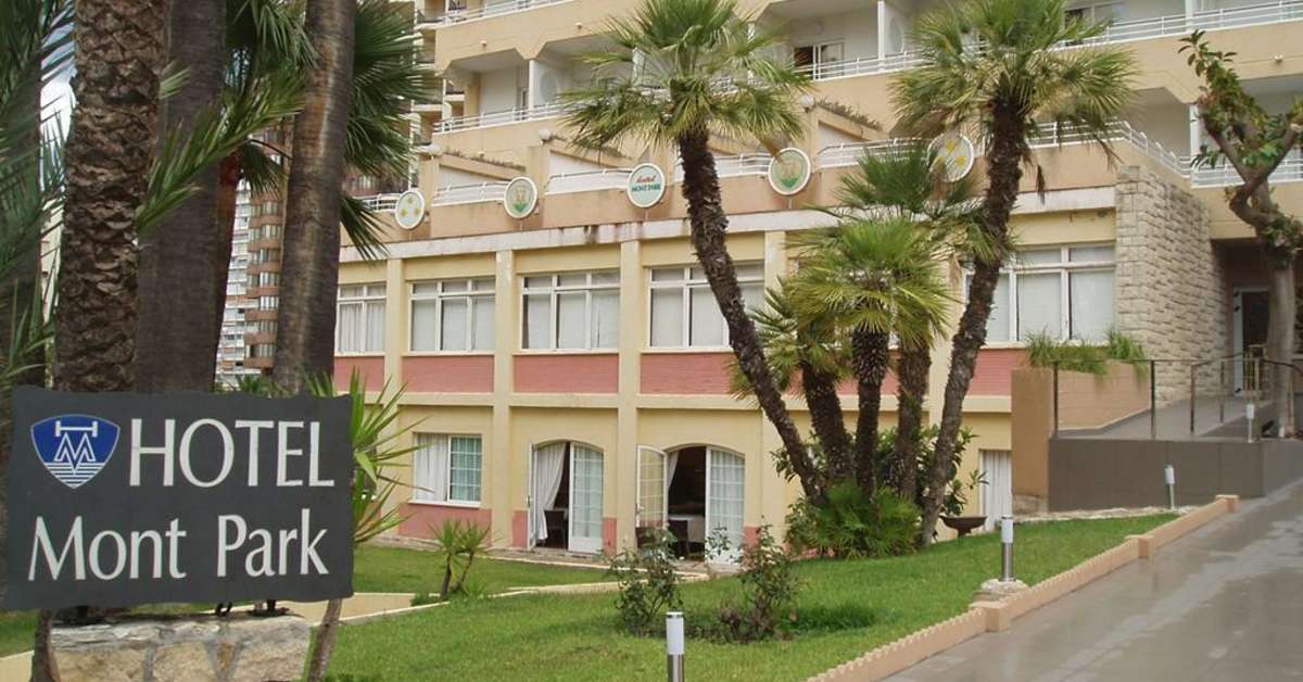 Een foto van de buitenkant van Hotel Mont Park