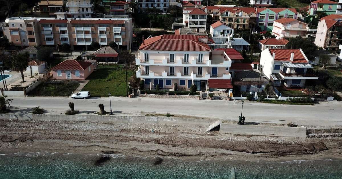 Een foto van de buitenkant van Kalypso Hotel Poros