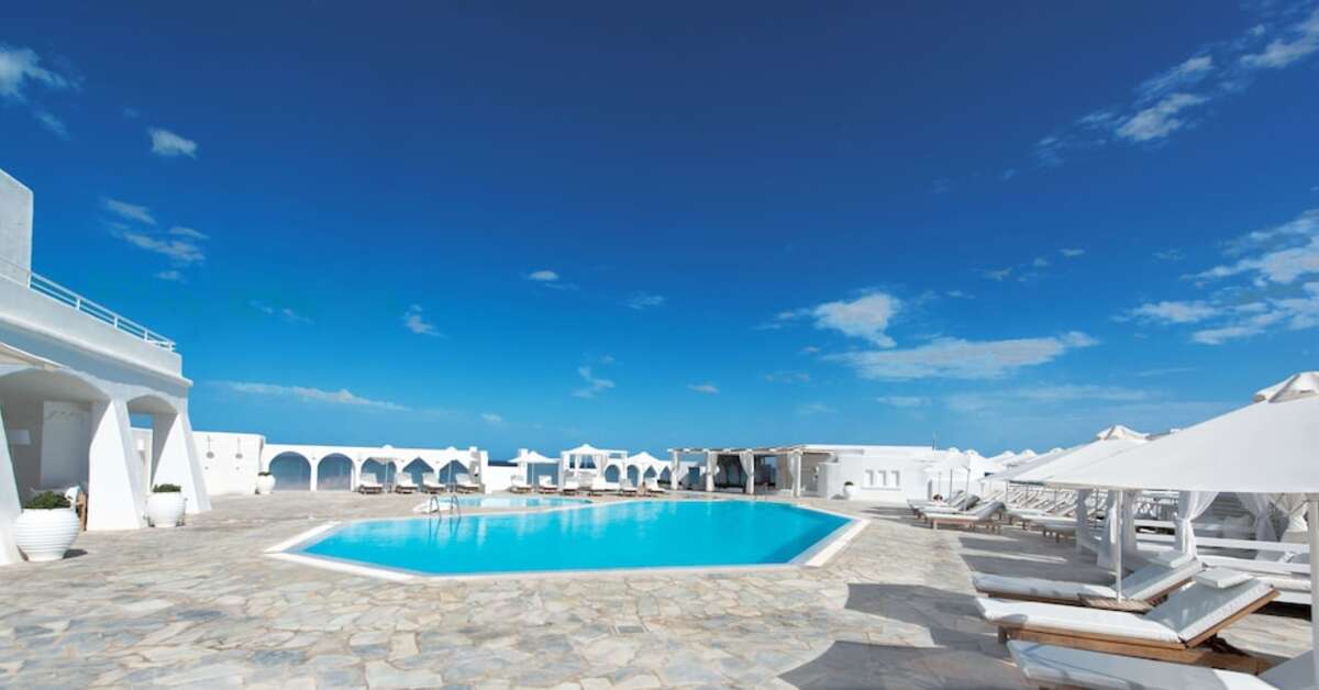 Een foto van het zwembad bij Knossos Beach Bungalows & Suites