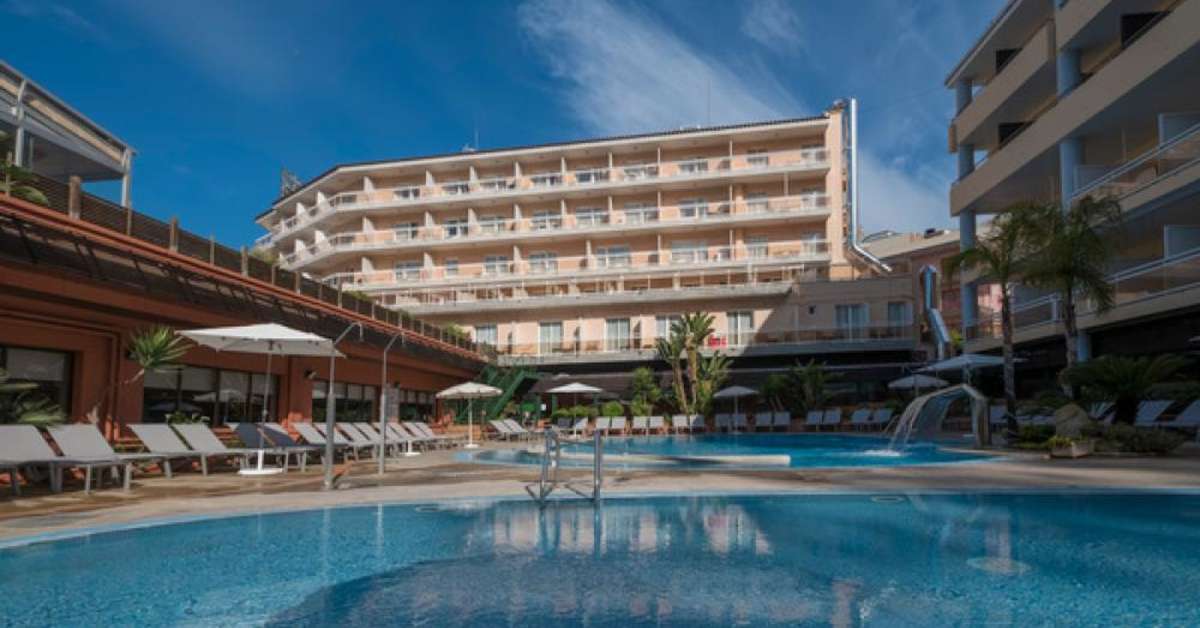 Een foto van het zwembad bij Hotel Rosamar & Spa