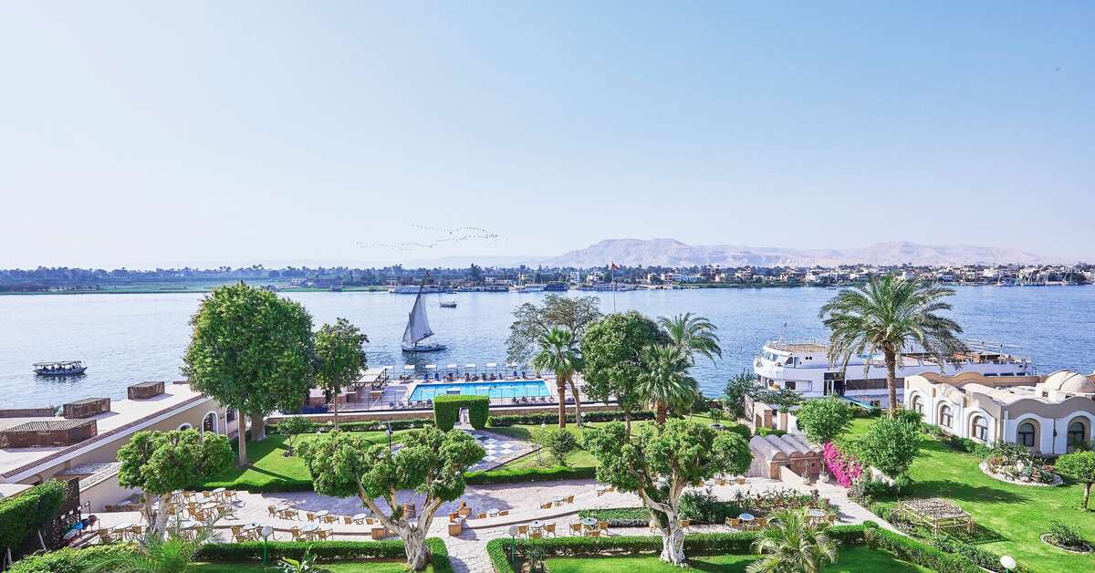 Een foto van het terras bij Iberotel Luxor
