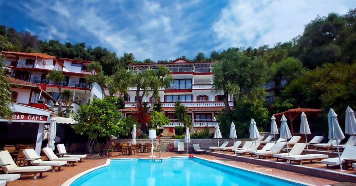 Een foto van het zwembad bij Hotel Valtos Beach