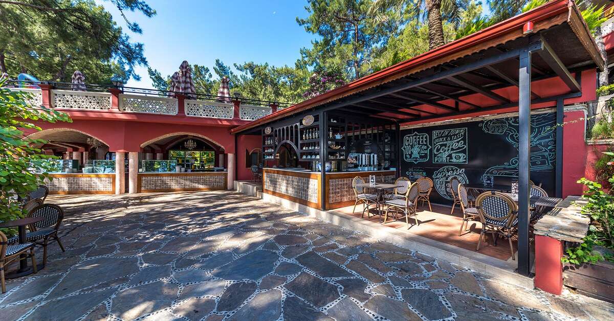 Een foto van het terras bij Grand Yazici Club Marmaris Palace