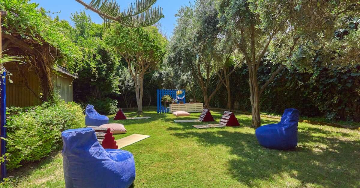 Een foto van het terras bij Telatiye Resort