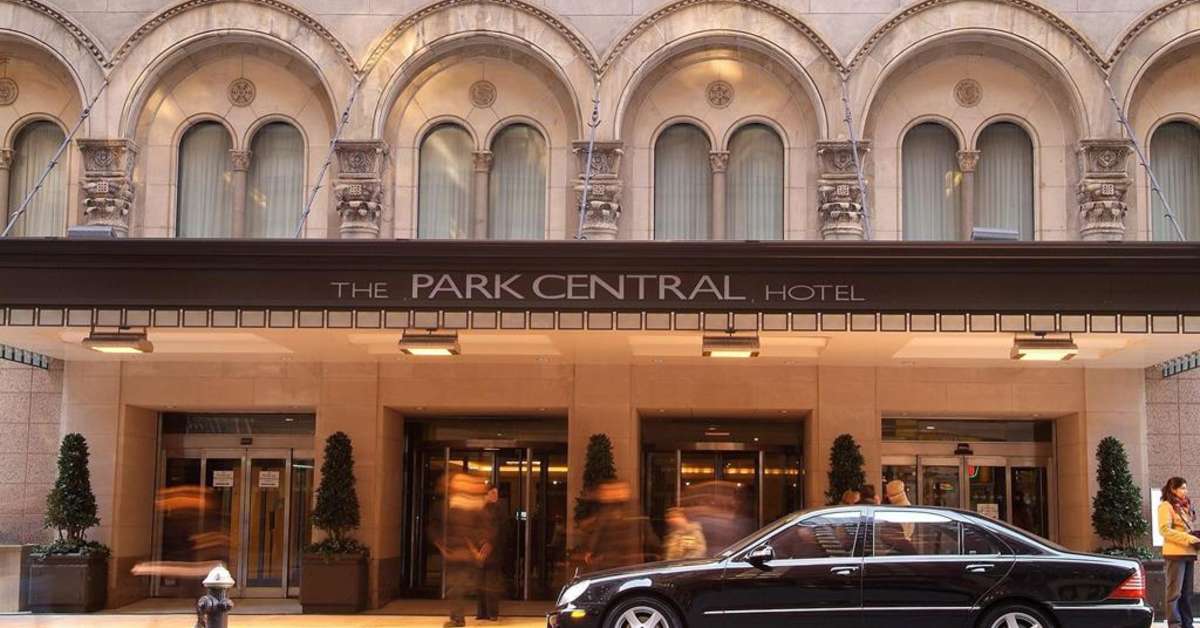 Ein Foto von der Außenansicht des Park Central New York Hotel