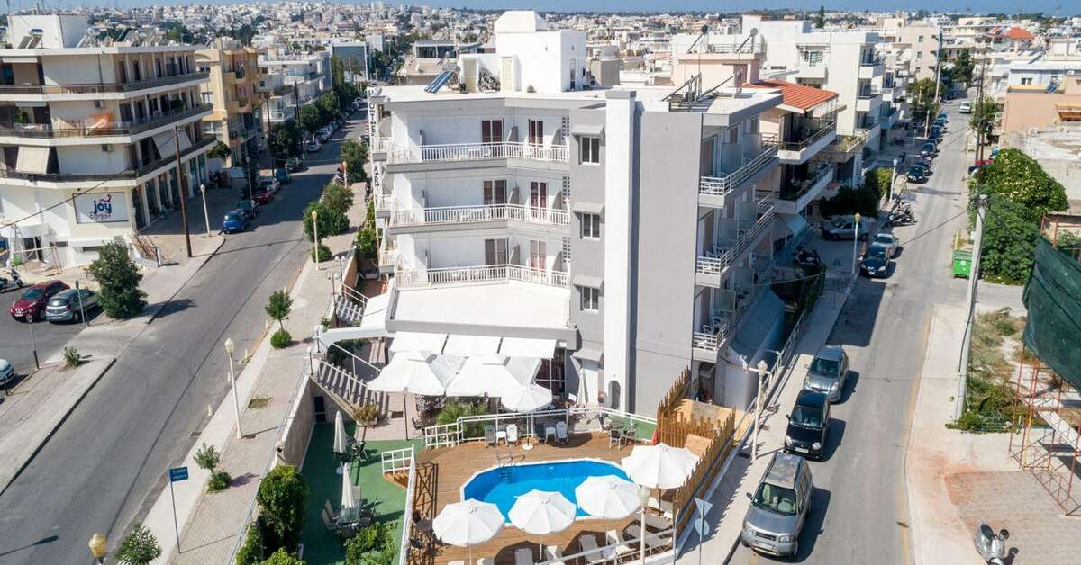 Een foto van het zwembad bij Marine Congo Hotel